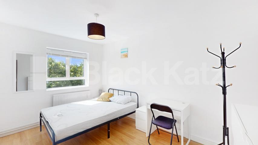 			3 Bedroom, 1 bath, 1 reception Flat			 Plender Street, Camden